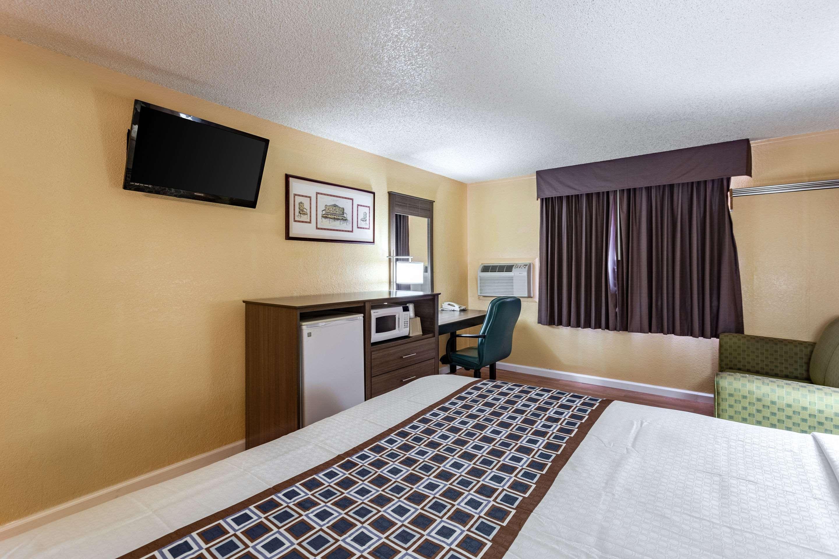 Rodeway Inn Фармингтон Экстерьер фото