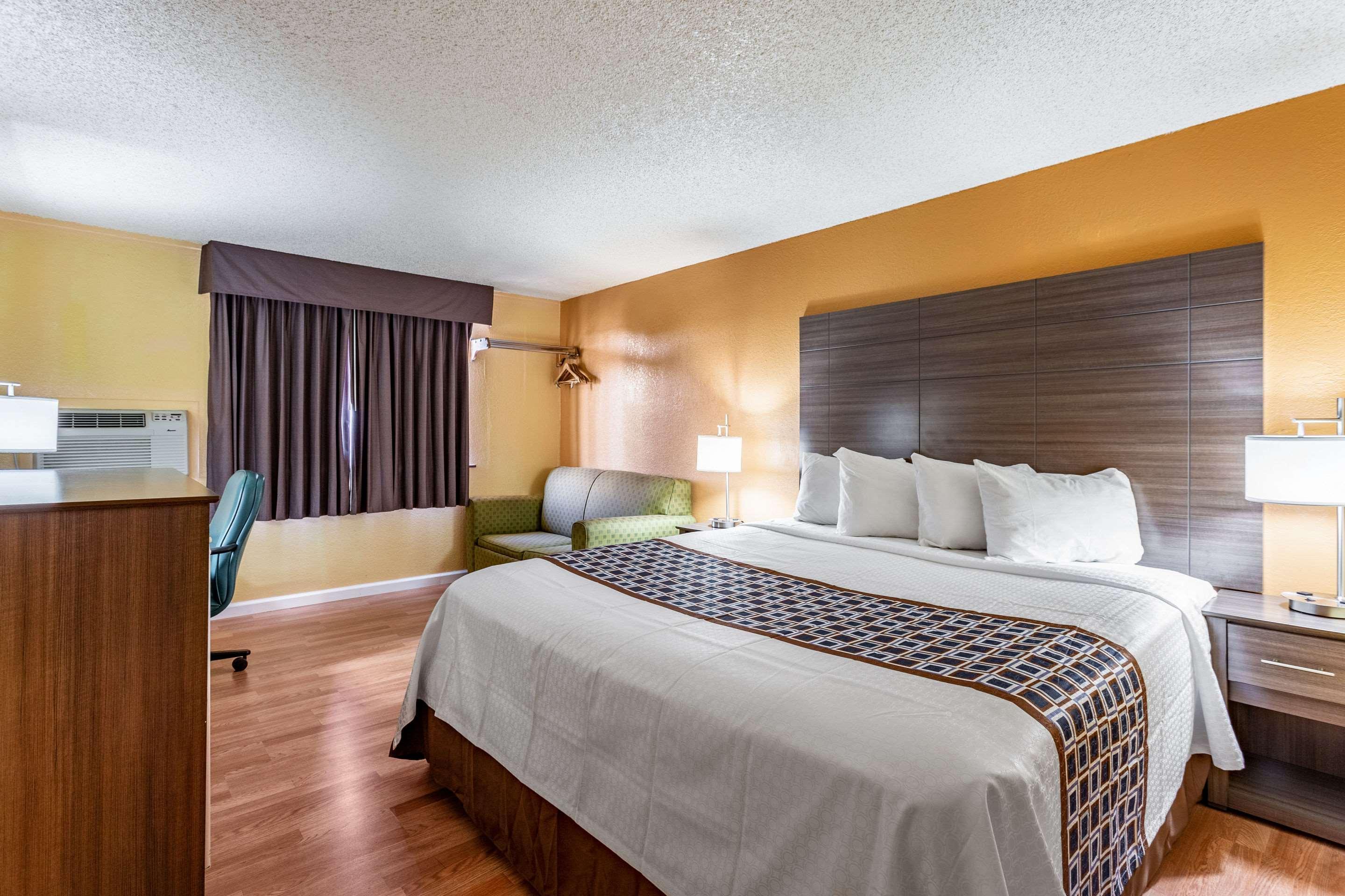Rodeway Inn Фармингтон Экстерьер фото