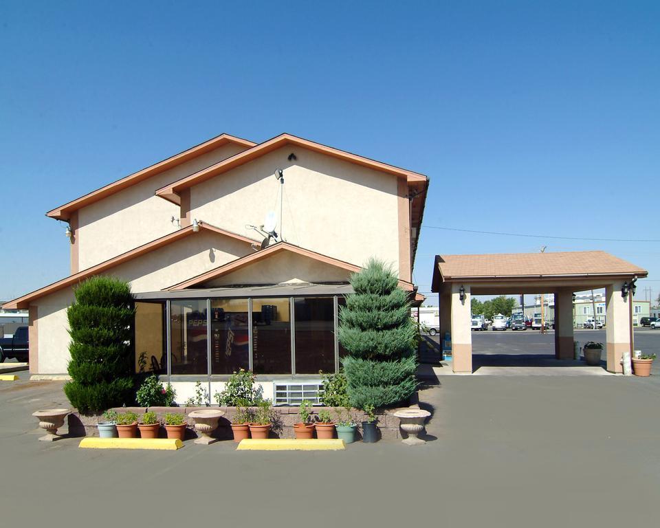 Rodeway Inn Фармингтон Экстерьер фото