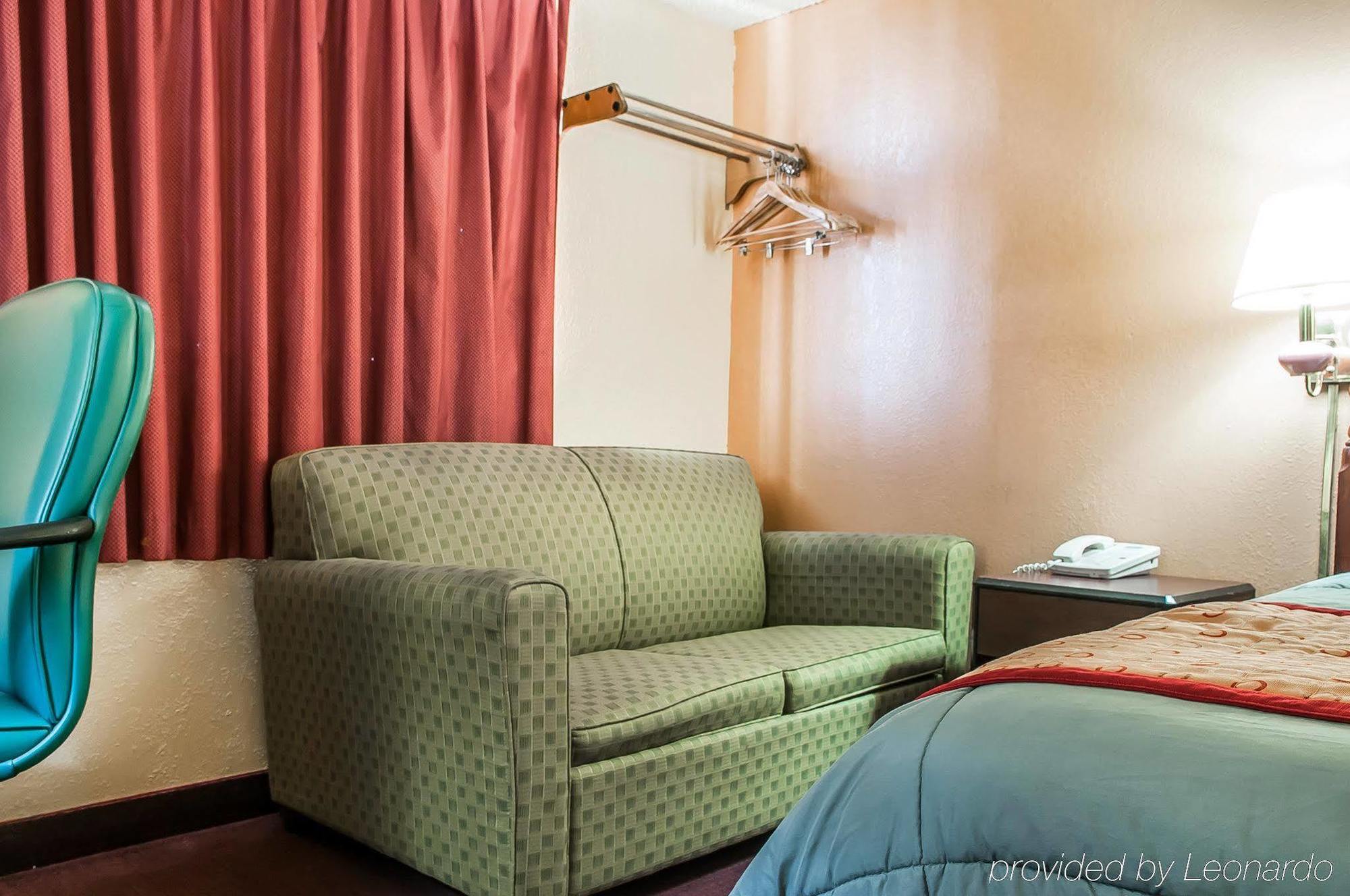 Rodeway Inn Фармингтон Экстерьер фото